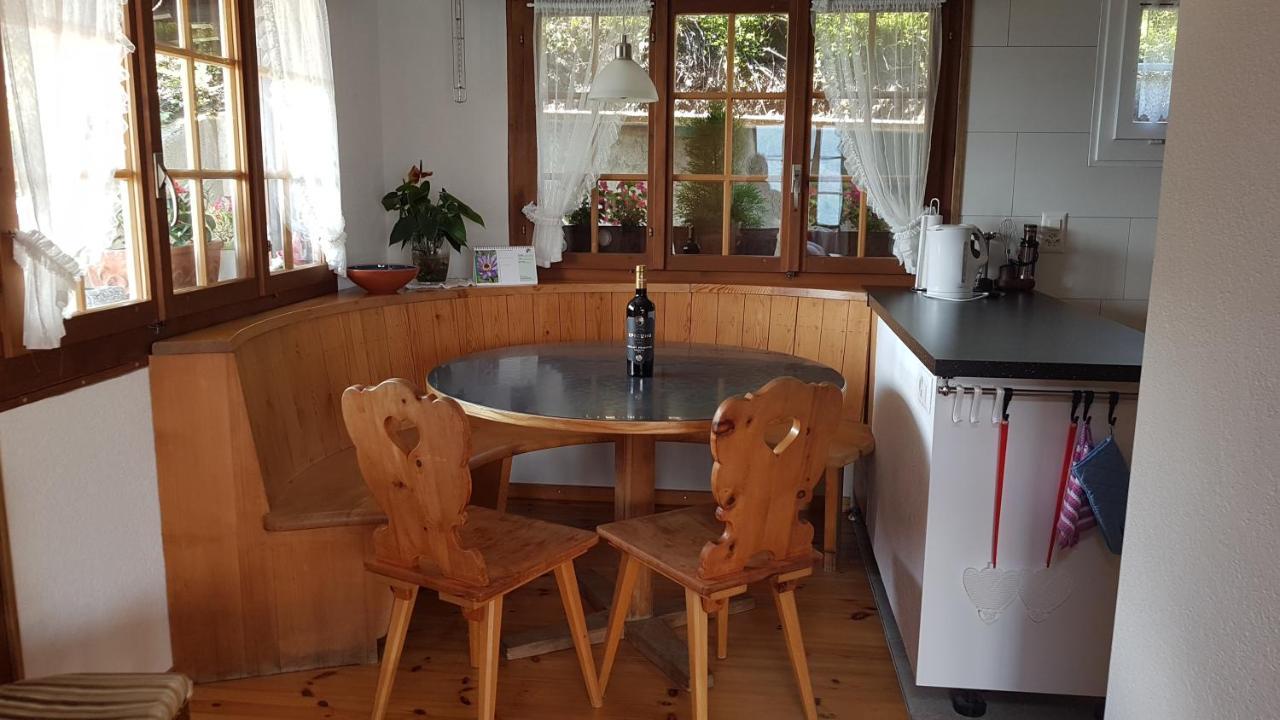 Traumhaftes Chalet Mit Seesicht Krattigen エクステリア 写真