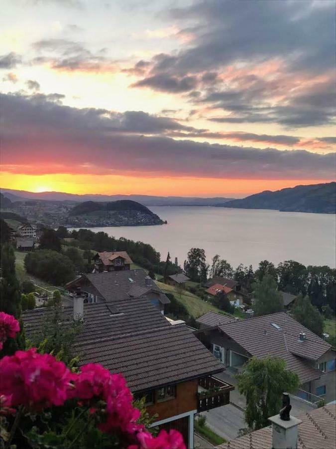 Traumhaftes Chalet Mit Seesicht Krattigen エクステリア 写真